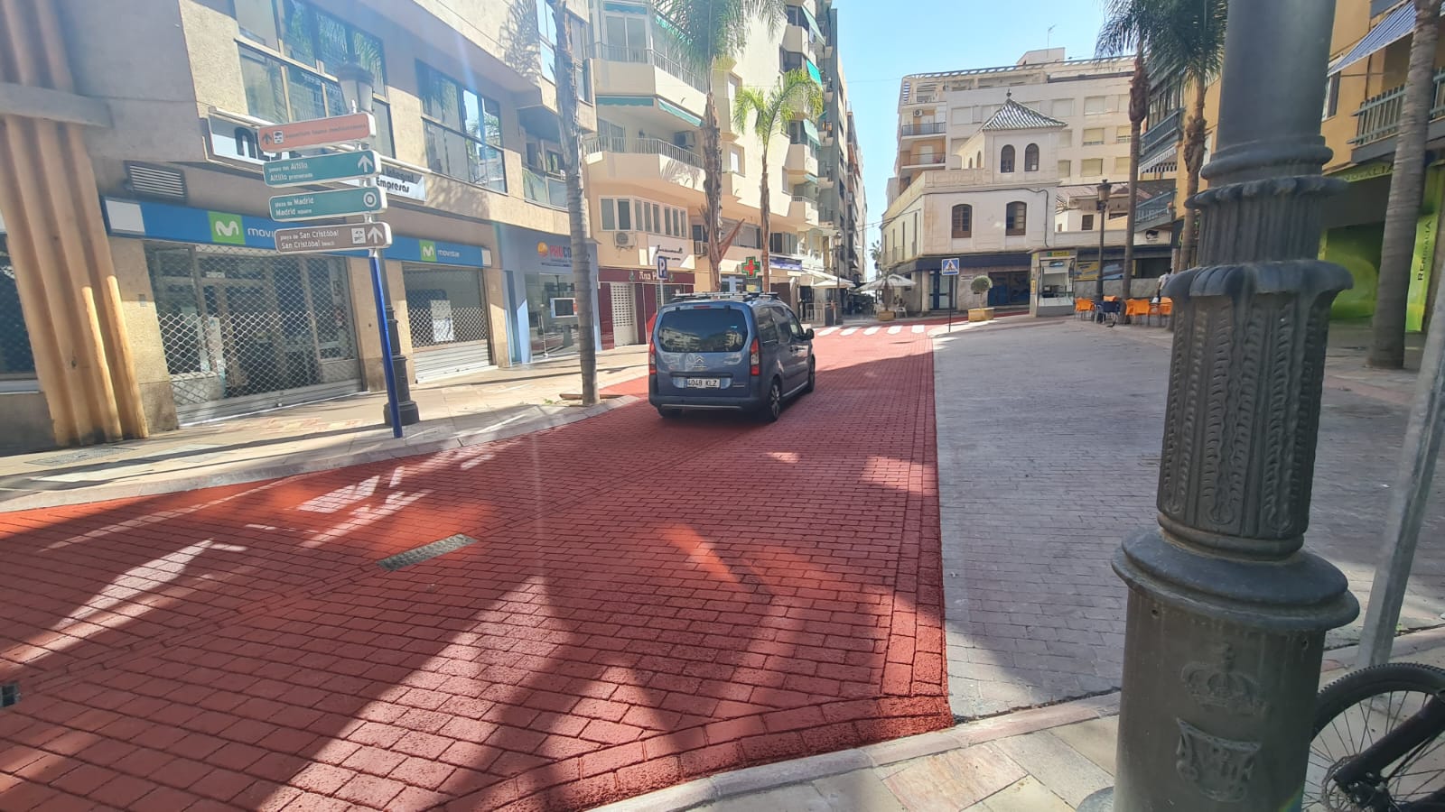 Reabre al tráfico la plaza Madrid de Almuñécar tras 4 semanas de obras
